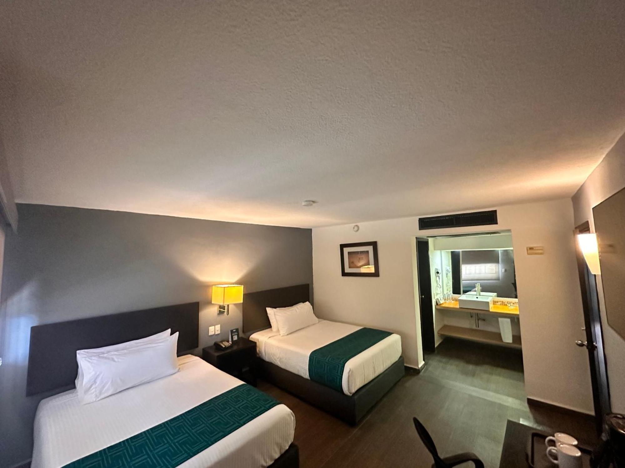 Hotel Inhouse Obregon à Ciudad Obregón Extérieur photo