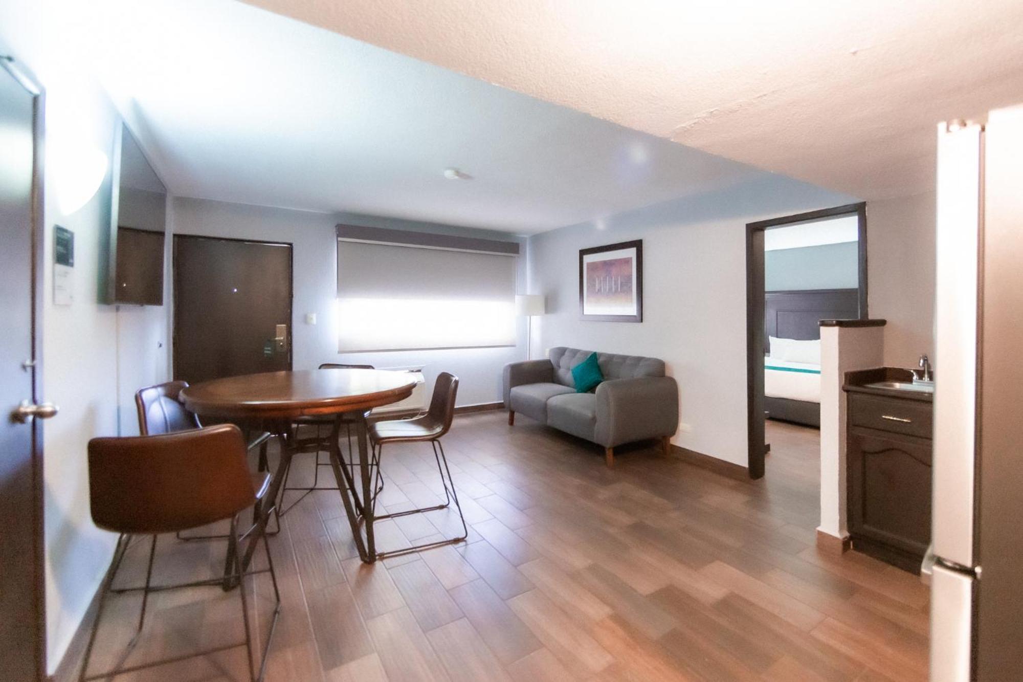 Hotel Inhouse Obregon à Ciudad Obregón Extérieur photo