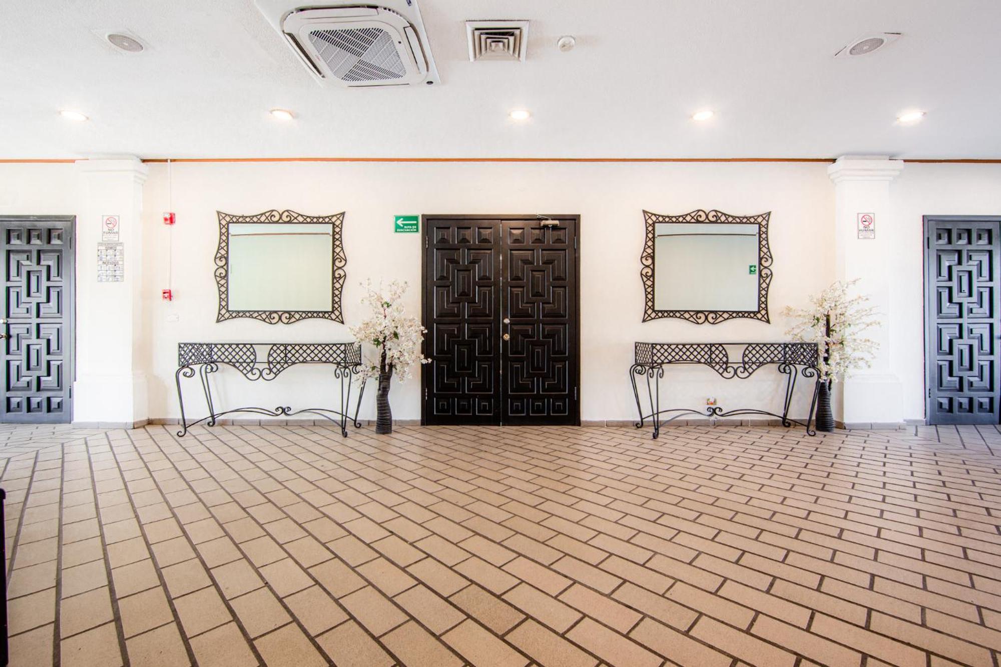 Hotel Inhouse Obregon à Ciudad Obregón Extérieur photo